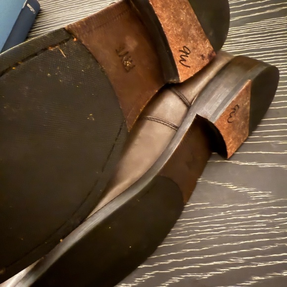 Frye Gray Kelly Zip Front Ankle Boots Size 9.5M - Picture 9 of 12